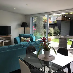 https://rose-cottage.top-hotels-christchurch.com
